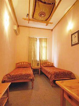 Malika Hotel Tashkent Bagian luar foto